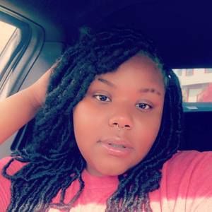 Meet your Posher, Holly